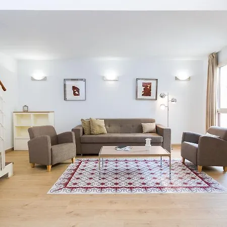 No 335 - The Streets Apartment